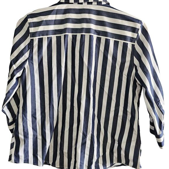 Chicos - Picture 2 of 5